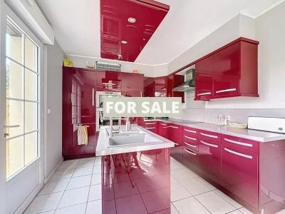 Detached Country House with Landscaped Garden