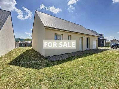 Modern Detached House with Swimming Pool