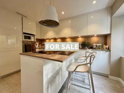 Coastal House in Great Location with Garden