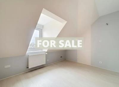 Detached House with Landscaped Garden