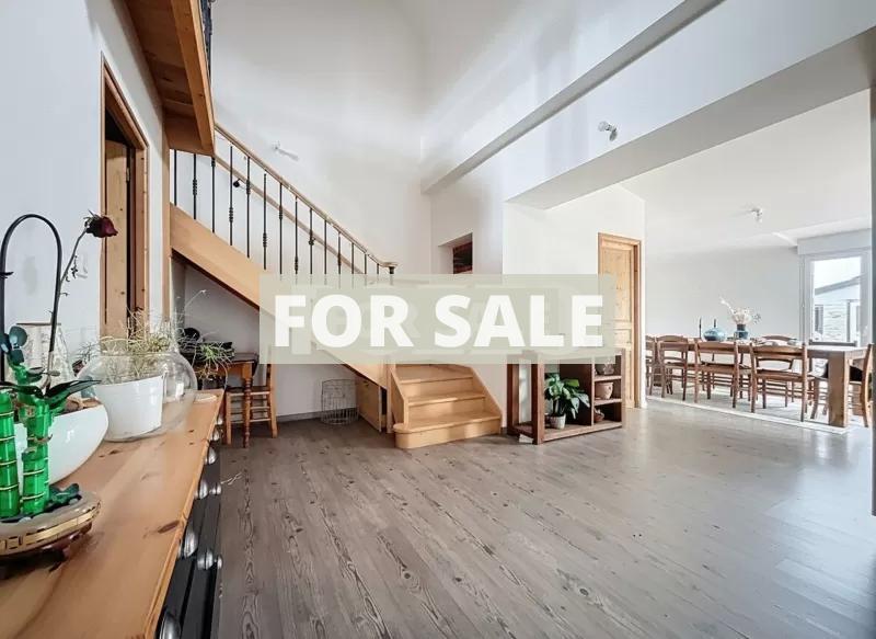 Detached House with Landscaped Garden