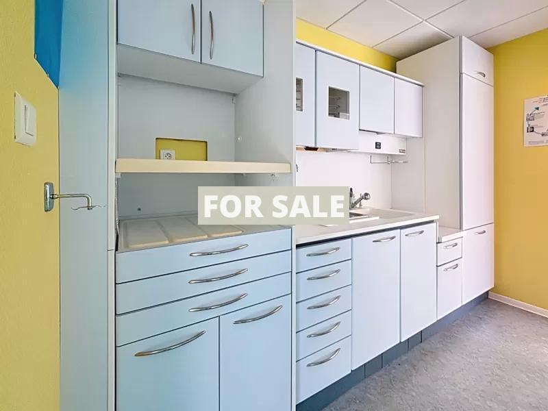 Contemporary Detached House with Landscaped Garden