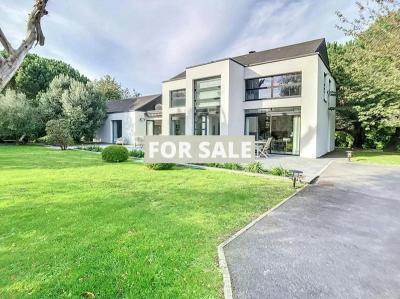 Contemporary Detached House by the Coast