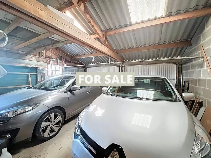 Detached Country House with Landscaped Garden