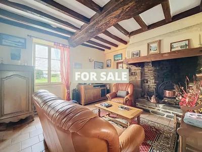 Detached Country House with Landscaped Garden