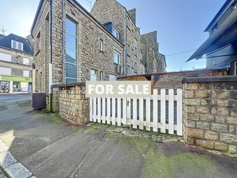 Building in Heart of Market Town