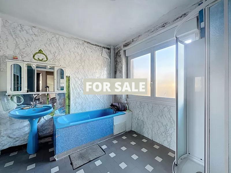 Building in Heart of Market Town