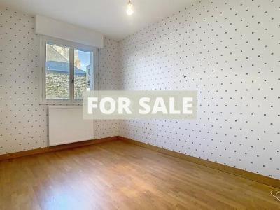 Building For Sale in Rural Village, Lots of Potential