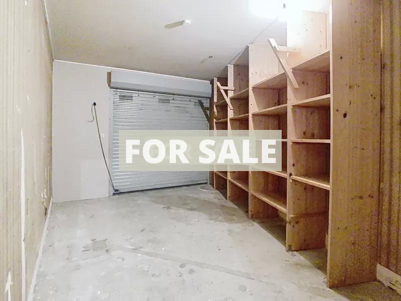 Building For Sale in Rural Village, Lots of Potential