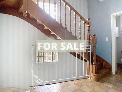 Building For Sale in Rural Village, Lots of Potential