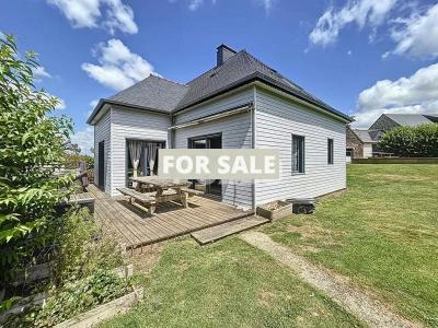 Detached House with Landscaped Garden