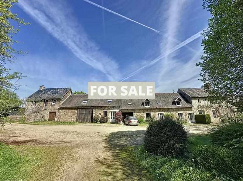 Detached Country House with Outbuilding