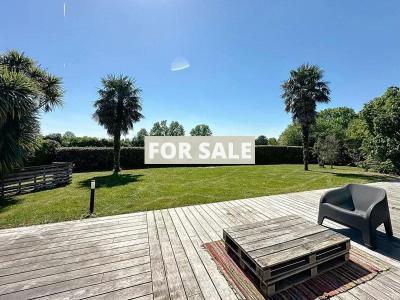 Detached Coastal House with Swimming Pool