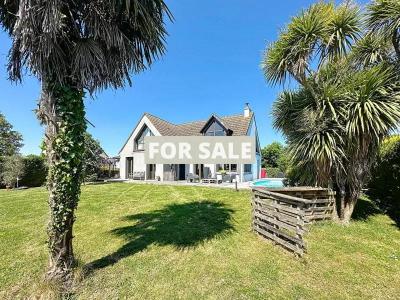 Detached Coastal House with Swimming Pool