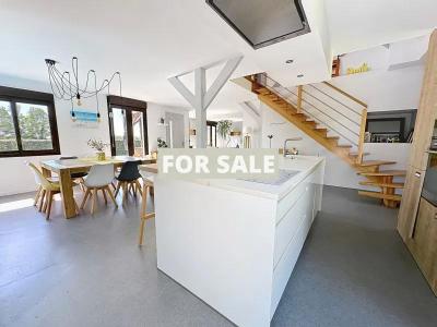 Detached Coastal House with Swimming Pool
