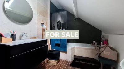 Superb House Not far from the Coast