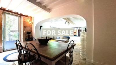 Superb House Not far from the Coast