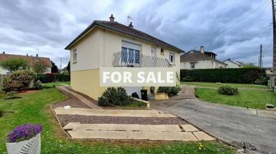 Detached House 500m from Juno Beach