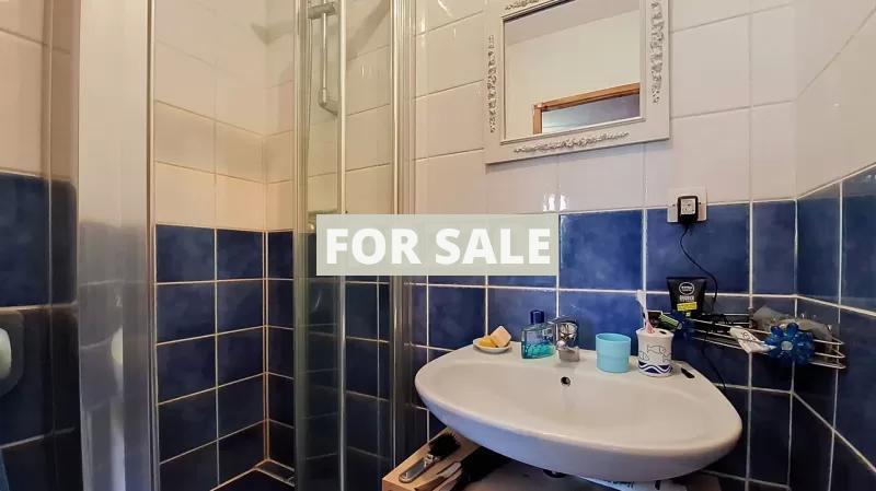 Contemporary Detached House with Garden