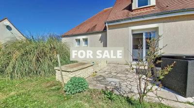 Contemporary Detached House with Garden