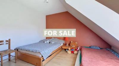 Contemporary Detached House with Garden