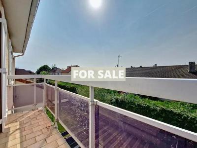Detached House with Garden by the Coast