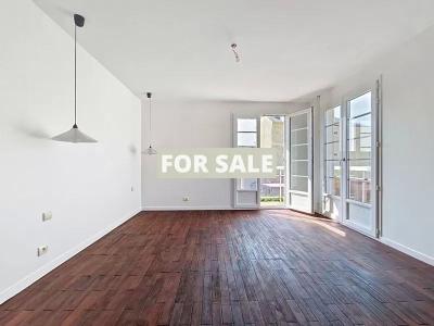 Detached House with Garden by the Coast