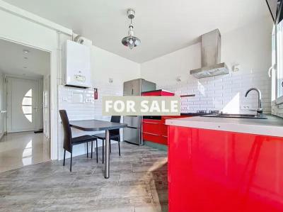 Detached House with Garden by the Coast