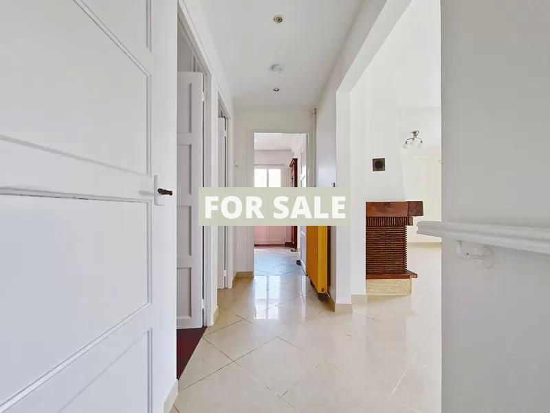 Detached House with Garden by the Coast