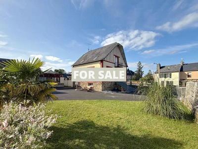 Detached House with Garden