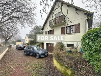 Detached Country House with Mature Garden