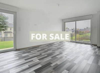 Modern Detached House with Garden