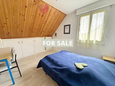 Detached House with Landscaped Garden
