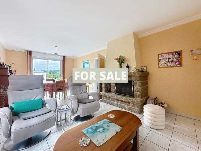 Detached House with Landscaped Garden
