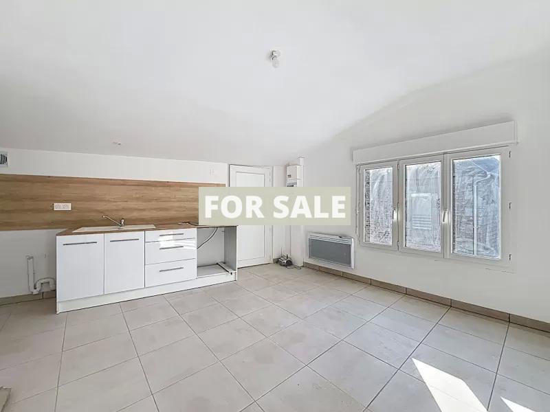 Supermarket For Sale with Apartment