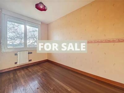 Detached Villa With Garden and Open View