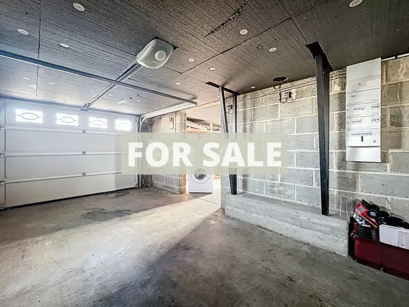 Detached Villa With Garden and Open View