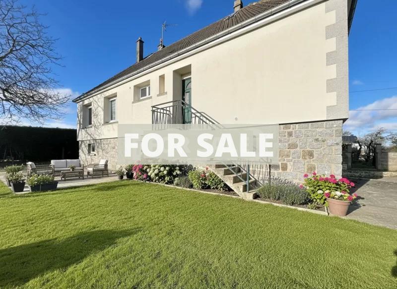 Detached Villa With Garden and Open View