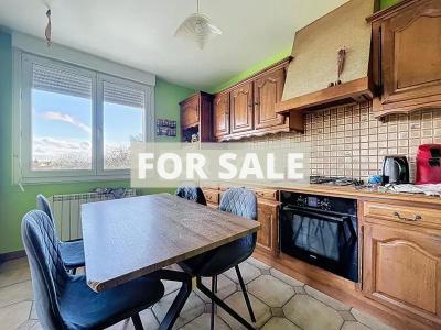 Detached Villa With Garden and Open View