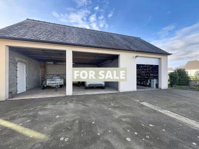 Detached House with Garden in Great Location