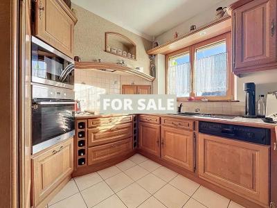 Detached House with Garden in Great Location