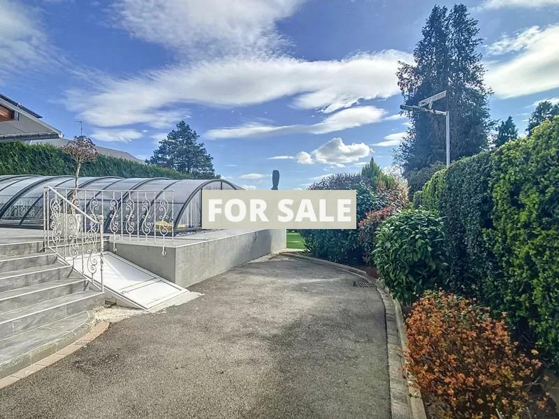 Manor House with Swimming Pool