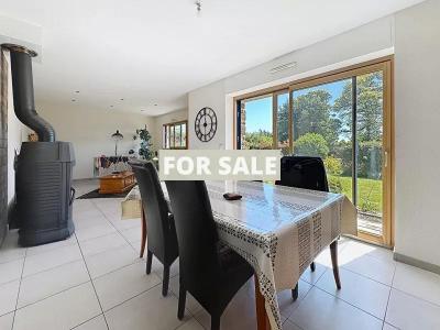 Contemporary Detached House with Landscaped Garden