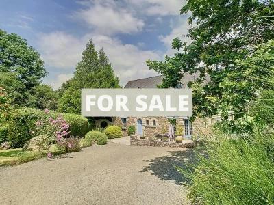Stunning Detached Country House in Glorious Gardens