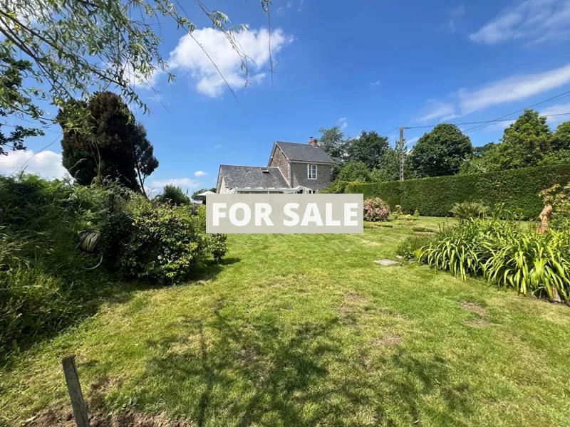 Detached Country House with Landscaped Garden