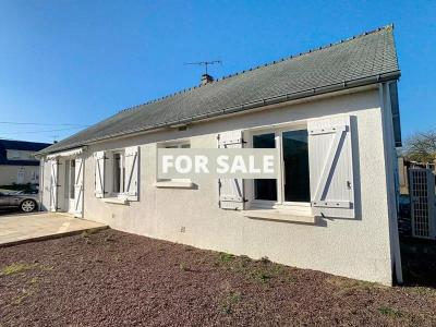 Detached House with Garden Close to the Coast