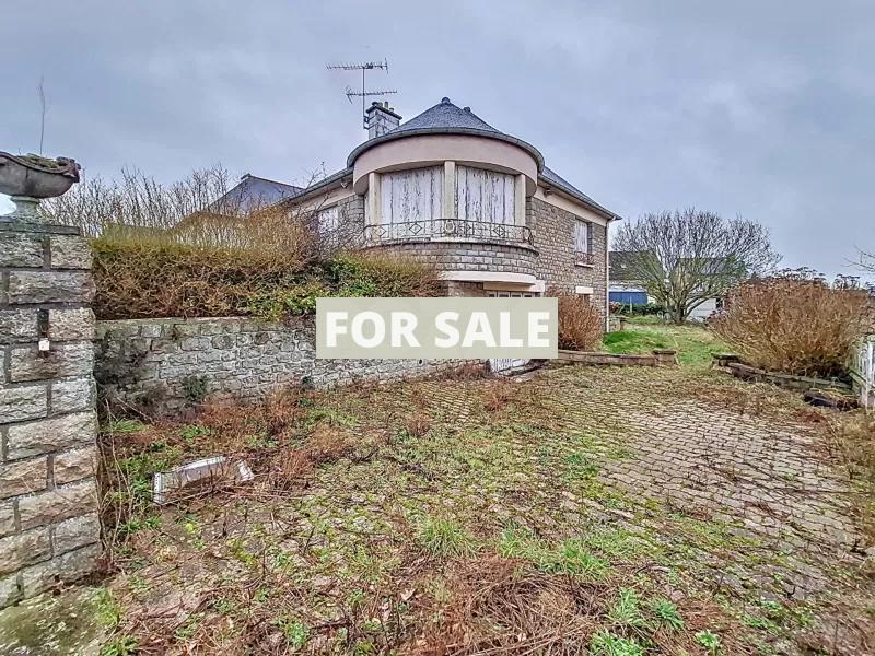 Detached House with Garden