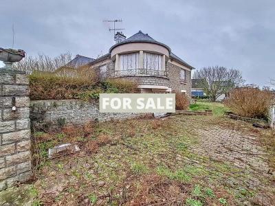Detached House with Garden