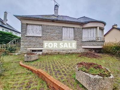 Detached House with Garden