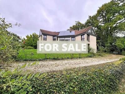 Detached House with Landscaped Garden